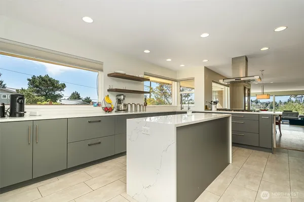 $5,750 | 3200 30th Avenue West, Seattle, WA 98199