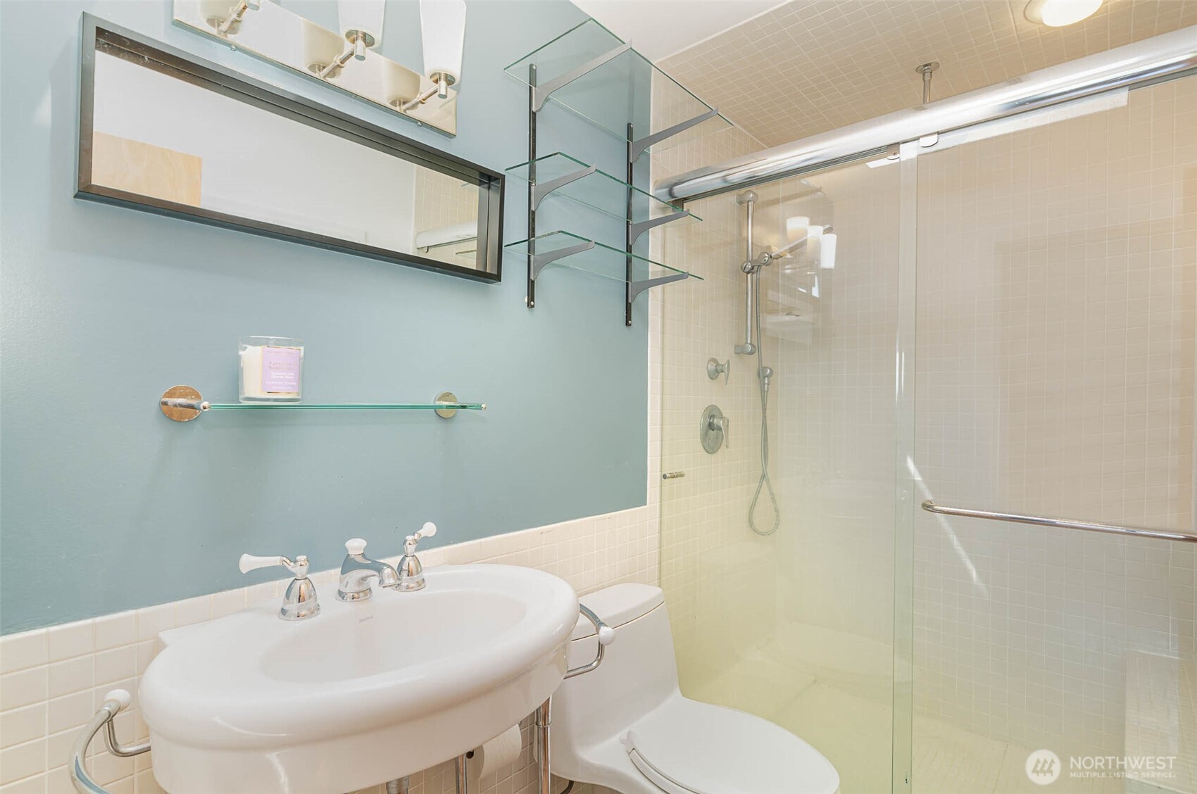 3200 30th Avenue West Seattle, WA 98199 - Photo 17 of 38