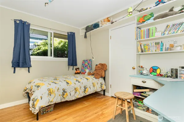 $5,750 | 3200 30th Avenue West, Seattle, WA 98199