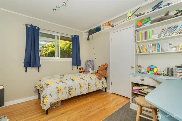 $5,750 | 3200 30th Avenue West, Seattle, WA 98199