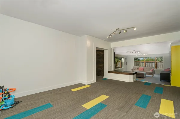 $5,750 | 3200 30th Avenue West, Seattle, WA 98199