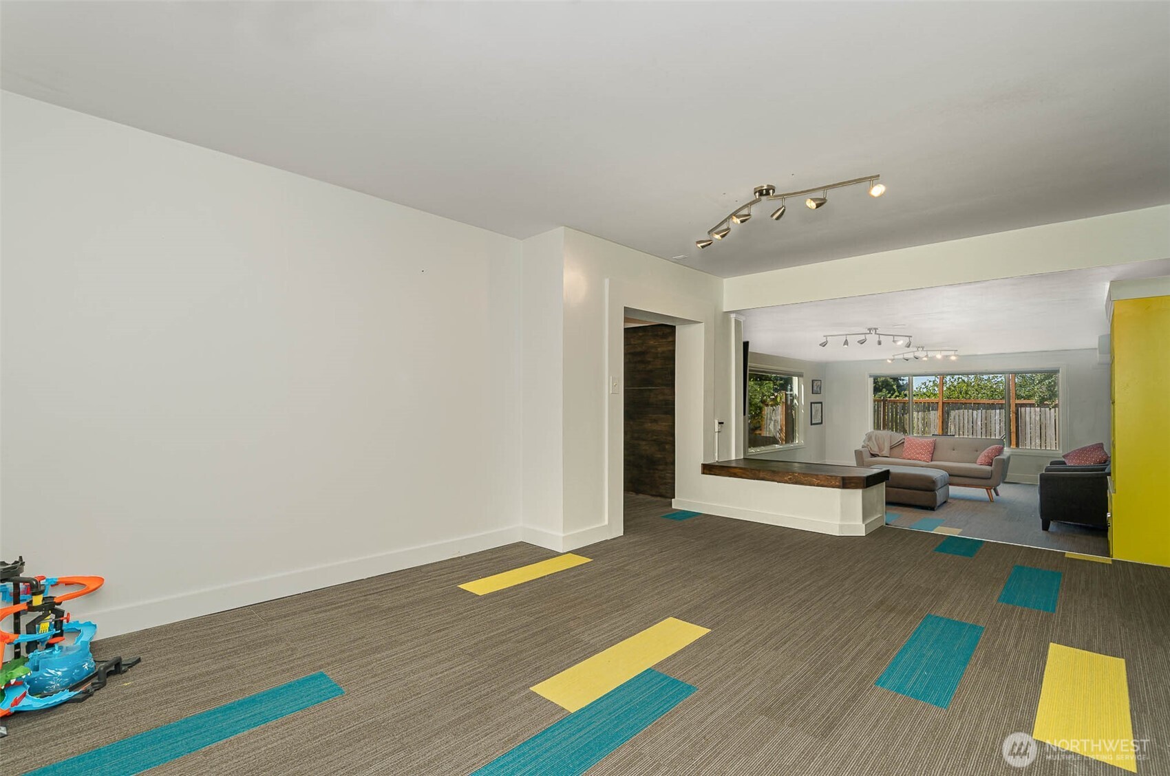 3200 30th Avenue West Seattle, WA 98199 - Photo 28 of 38