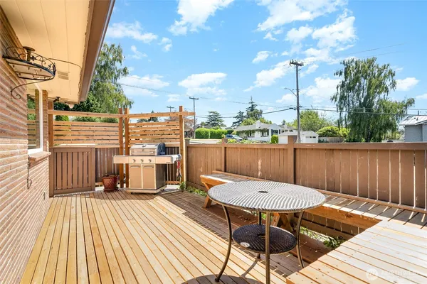 $5,750 | 3200 30th Avenue West, Seattle, WA 98199