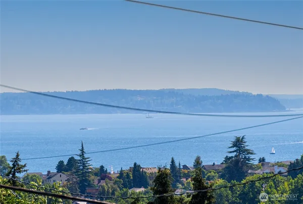 $5,750 | 3200 30th Avenue West, Seattle, WA 98199