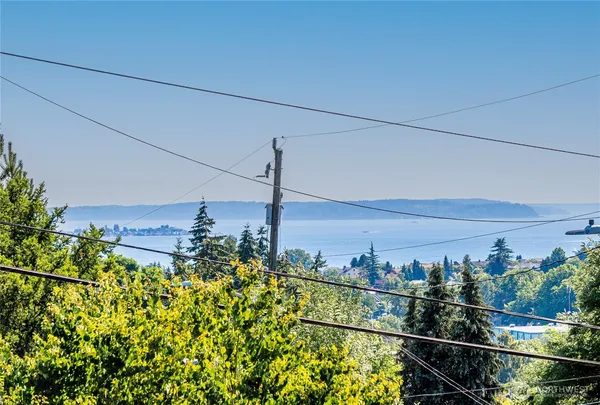 $5,750 | 3200 30th Avenue West, Seattle, WA 98199