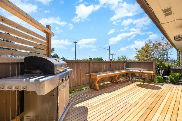$5,750 | 3200 30th Avenue West, Seattle, WA 98199