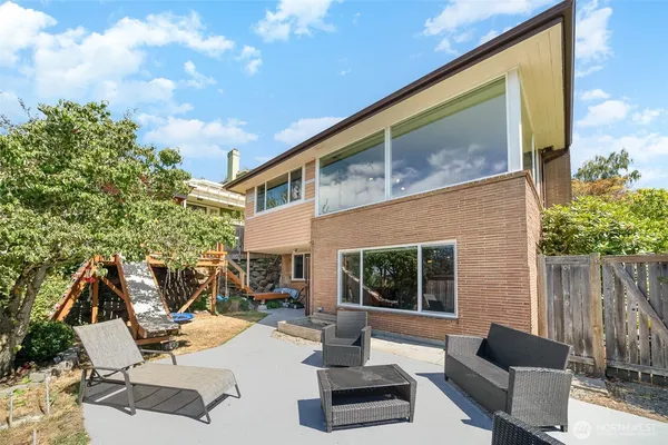 $5,750 | 3200 30th Avenue West, Seattle, WA 98199