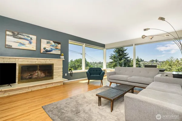 $5,750 | 3200 30th Avenue West, Seattle, WA 98199