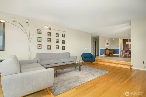 $5,750 | 3200 30th Avenue West, Seattle, WA 98199