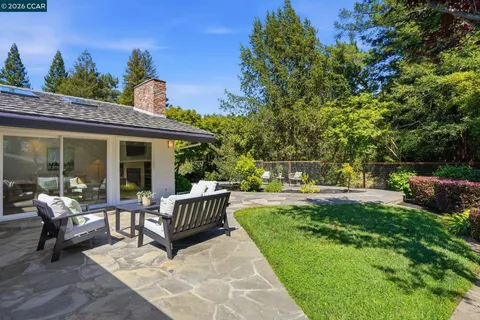 $2,095,000 | 260 Corliss Drive, Moraga, CA 94556