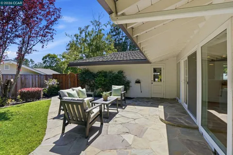 $2,095,000 | 260 Corliss Drive, Moraga, CA 94556