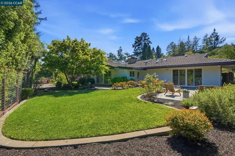 $2,095,000 | 260 Corliss Drive, Moraga, CA 94556