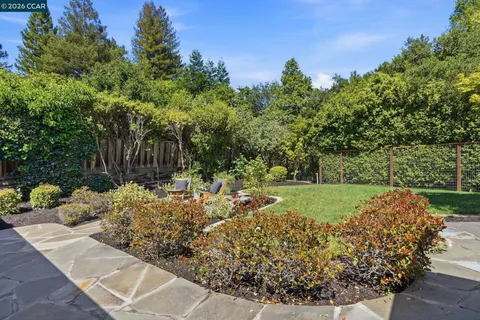 $2,095,000 | 260 Corliss Drive, Moraga, CA 94556
