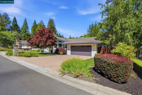 $2,095,000 | 260 Corliss Drive, Moraga, CA 94556