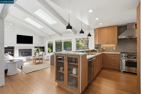 $2,095,000 | 260 Corliss Drive, Moraga, CA 94556