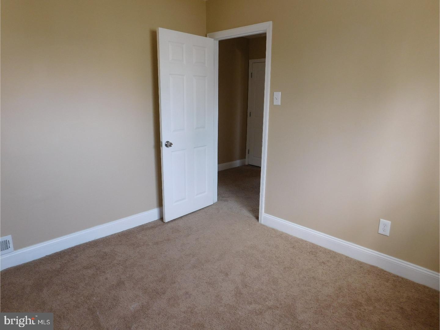 1001 Edgemoor Road Cherry Hill, NJ 08034 - Photo 13 of 25