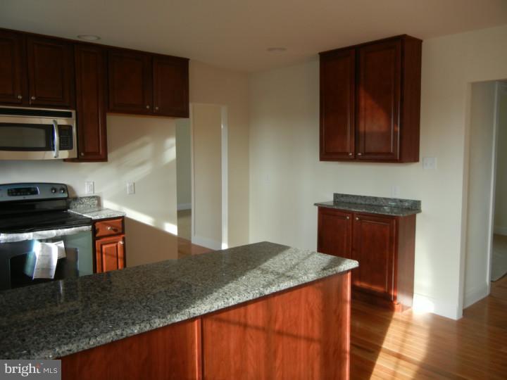 724 Meadowlark Road Audubon, PA 19403 - Photo 11 of 25 Kitchen