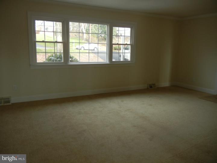 724 Meadowlark Road Audubon, PA 19403 - Photo 6 of 25 Gallery Image 6