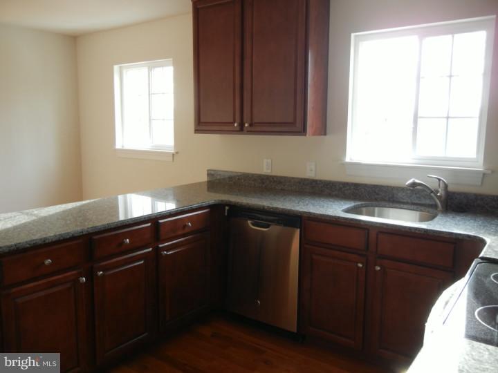 724 Meadowlark Road Audubon, PA 19403 - Photo 10 of 25 Kitchen