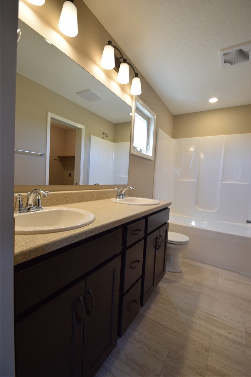 121 Grey Goose Boulevard Decatur, IN 46733 - Photo 8 of 22