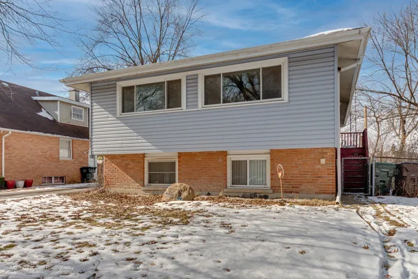 $240,000 | 16904 Old Elm Drive, Country Club Hills, IL 60478