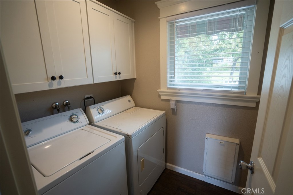 4125 Tranquilla Avenue Atascadero, CA 93422 - Photo 15 of 27 a utility room with dryer and washer