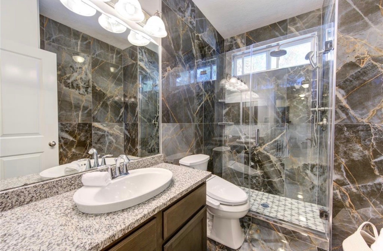 335 Voss Road Houston, TX 77024 - Photo 31 of 50 Upstairs Bathroom #3