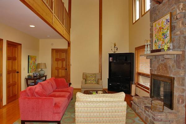 95 Bay Front Road Penhook, VA 24137 - Photo 4 of 19 living room