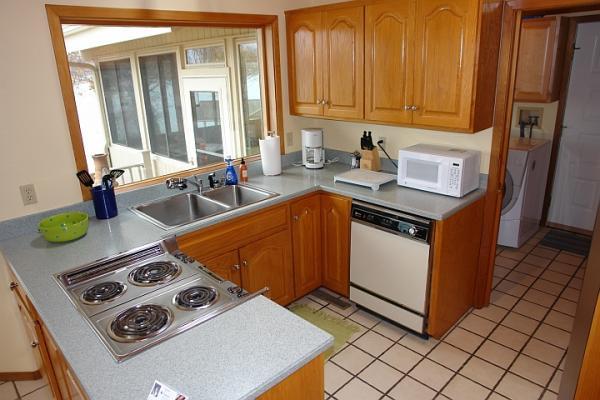 95 Bay Front Road Penhook, VA 24137 - Photo 7 of 19 kitchen