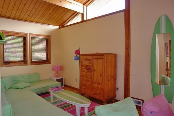 95 Bay Front Road Penhook, VA 24137 - Photo 9 of 19 loft area