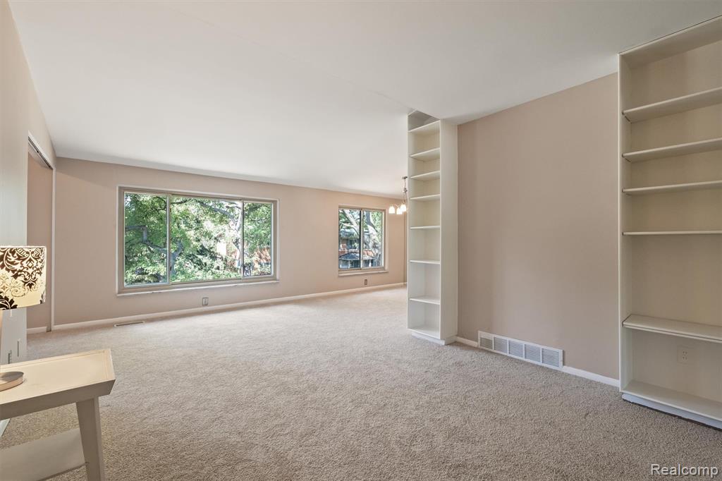 1109 Derby Road, Unit 5 Birmingham, MI 48009 - Photo 8 of 29