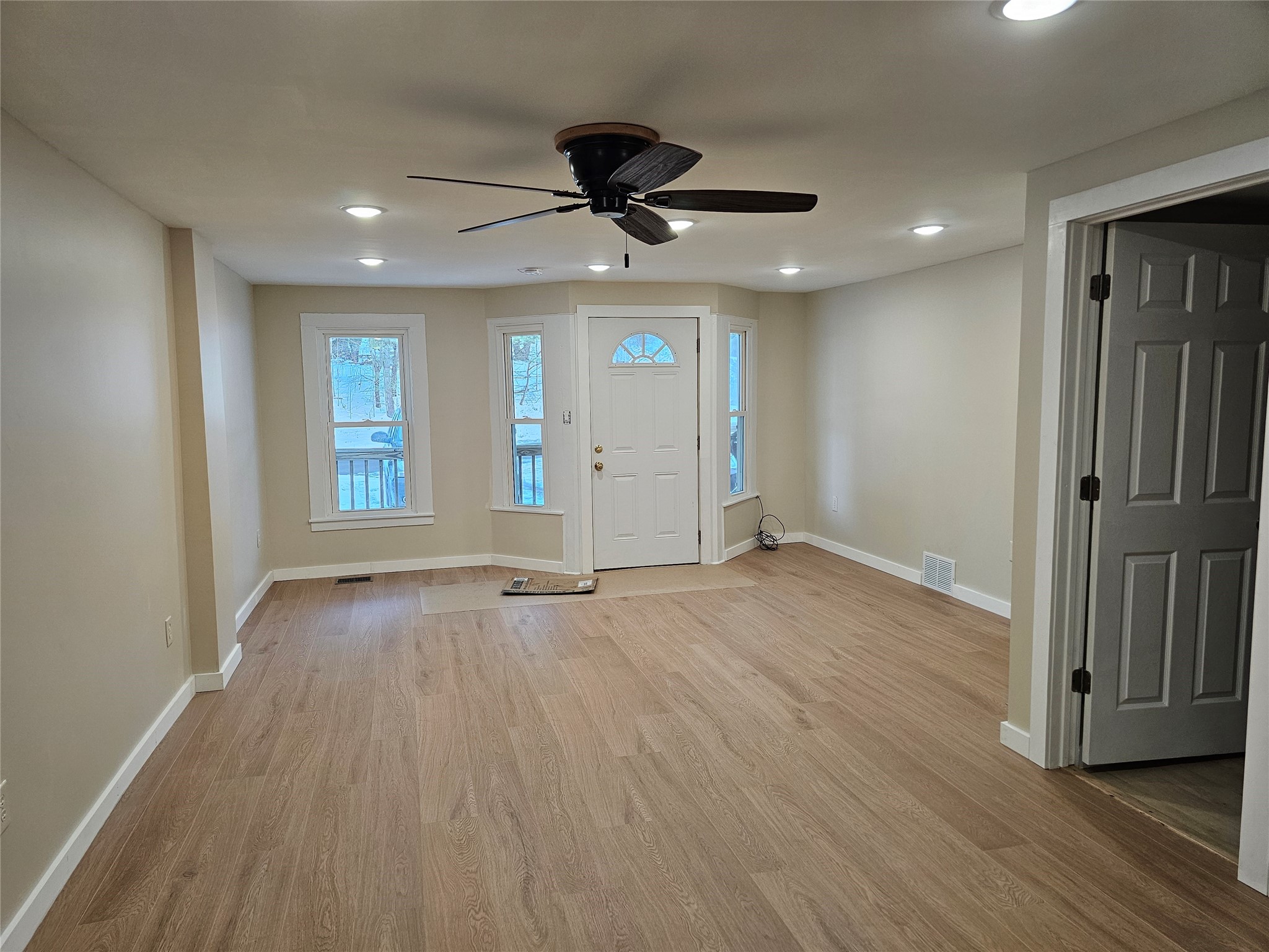 5 West Chenango Road Binghamton, NY 13901 - Photo 2 of 8