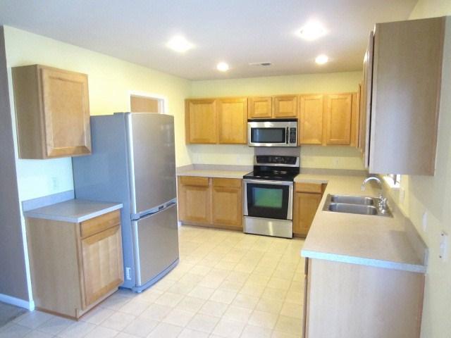 138 Decatur Drive Summerville, SC 29486 - Photo 5 of 84 101