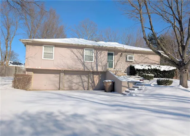 $270,000 | 503 South Harrison Avenue, Raymore, MO 64083