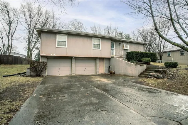 $270,000 | 503 South Harrison Avenue, Raymore, MO 64083