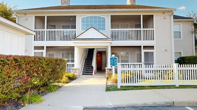 $2,100 | 2767 South Knightsbridge Circle, Ann Arbor, MI 48105