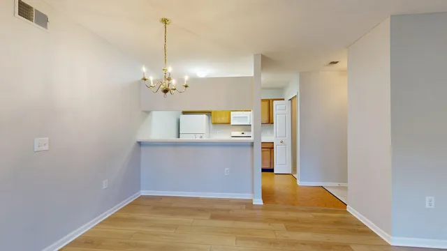 $2,100 | 2767 South Knightsbridge Circle, Ann Arbor, MI 48105