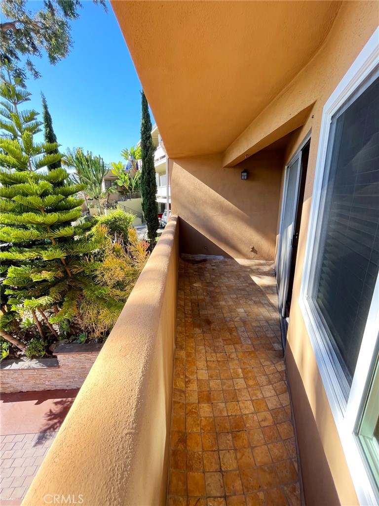 100 Cliff Drive, Unit 8 Laguna Beach, CA 92651 - Photo 26 of 46