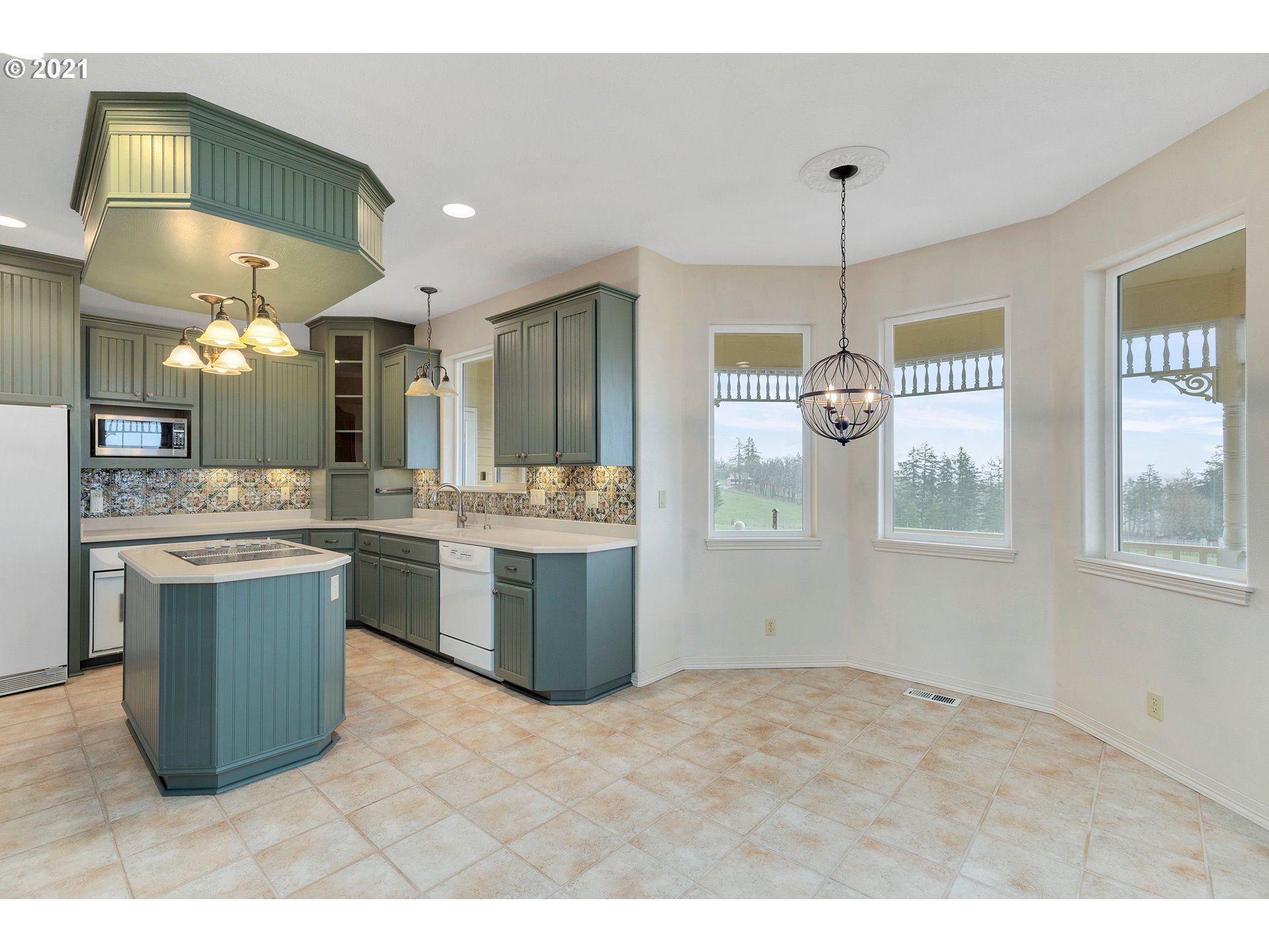34040 Southwest Ladd Hill Road Wilsonville, OR 97070 - Photo 14 of 30