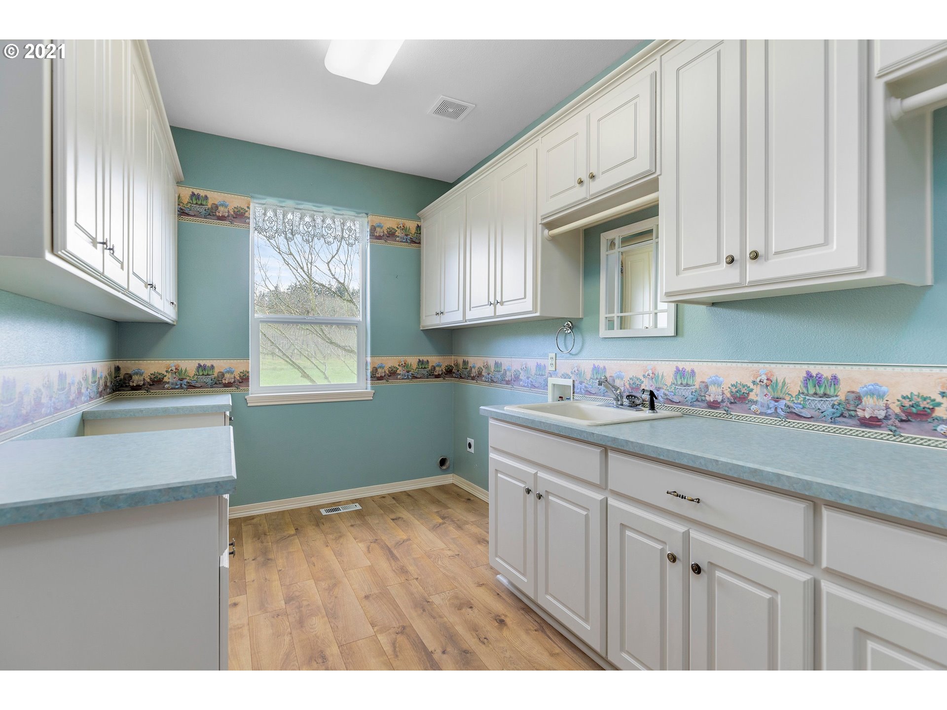 34040 Southwest Ladd Hill Road Wilsonville, OR 97070 - Photo 20 of 30