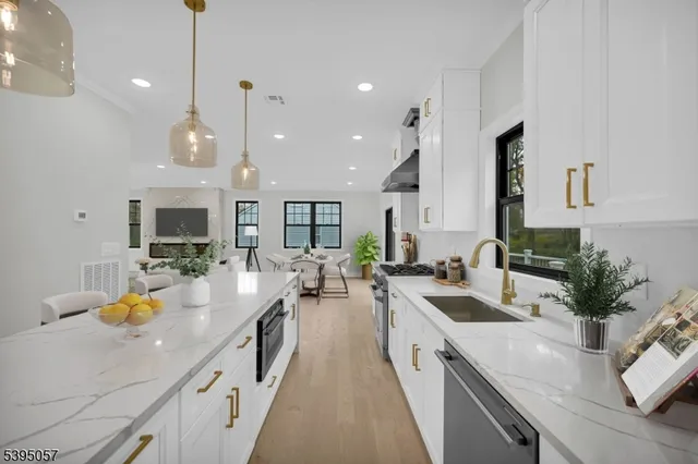 $1,699,000 | 85 Kings Road, Chatham, NJ 07928