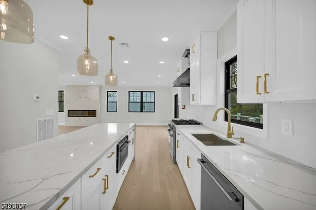 $1,699,000 | 85 Kings Road, Chatham, NJ 07928