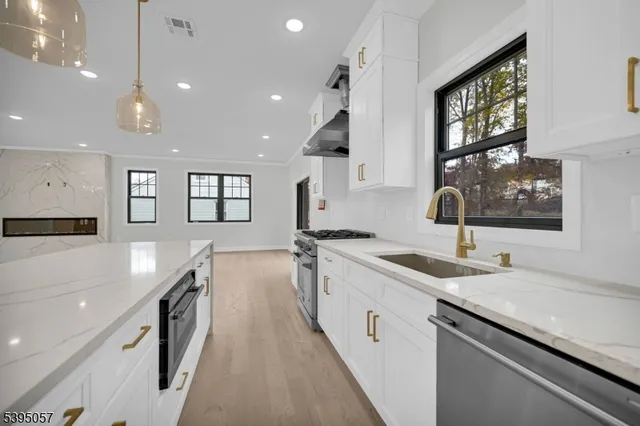 $1,699,000 | 85 Kings Road, Chatham, NJ 07928