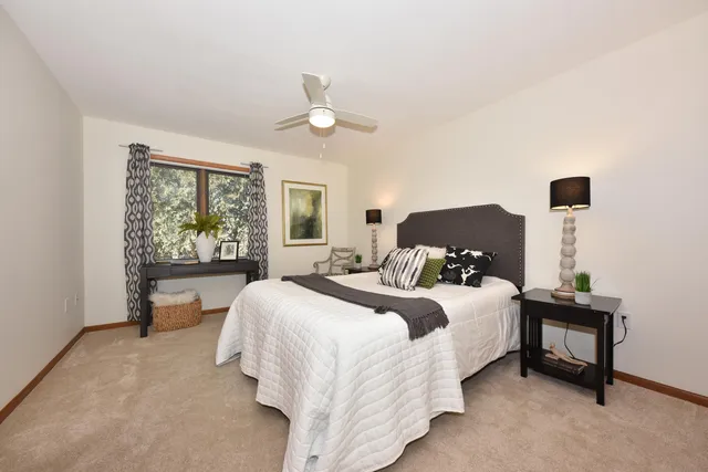 $314,900 | 359 Hartford Square, Unit 5, Hartford, WI 53027