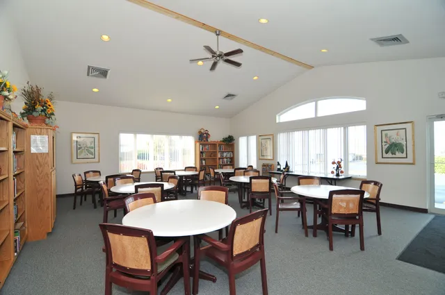 $314,900 | 359 Hartford Square, Unit 5, Hartford, WI 53027