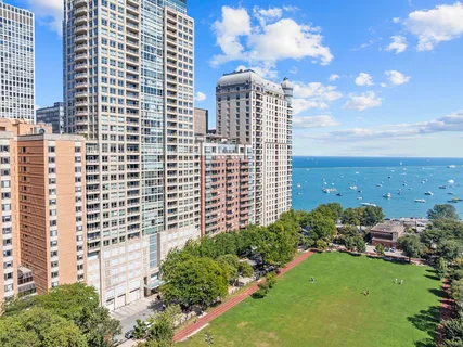 $1,810,000 | 270 East Pearson Street, Unit 101, Chicago, IL 60611