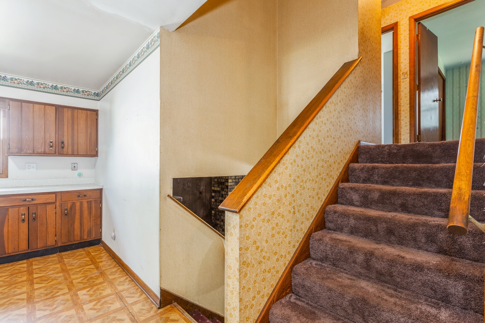 1205 Comet Drive Aurora, IL 60505 - Photo 9 of 15 a view of entryway and kitchen