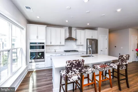 $530,000 | 100 St Ives Place, Unit 301, Oxon Hill, MD 20745
