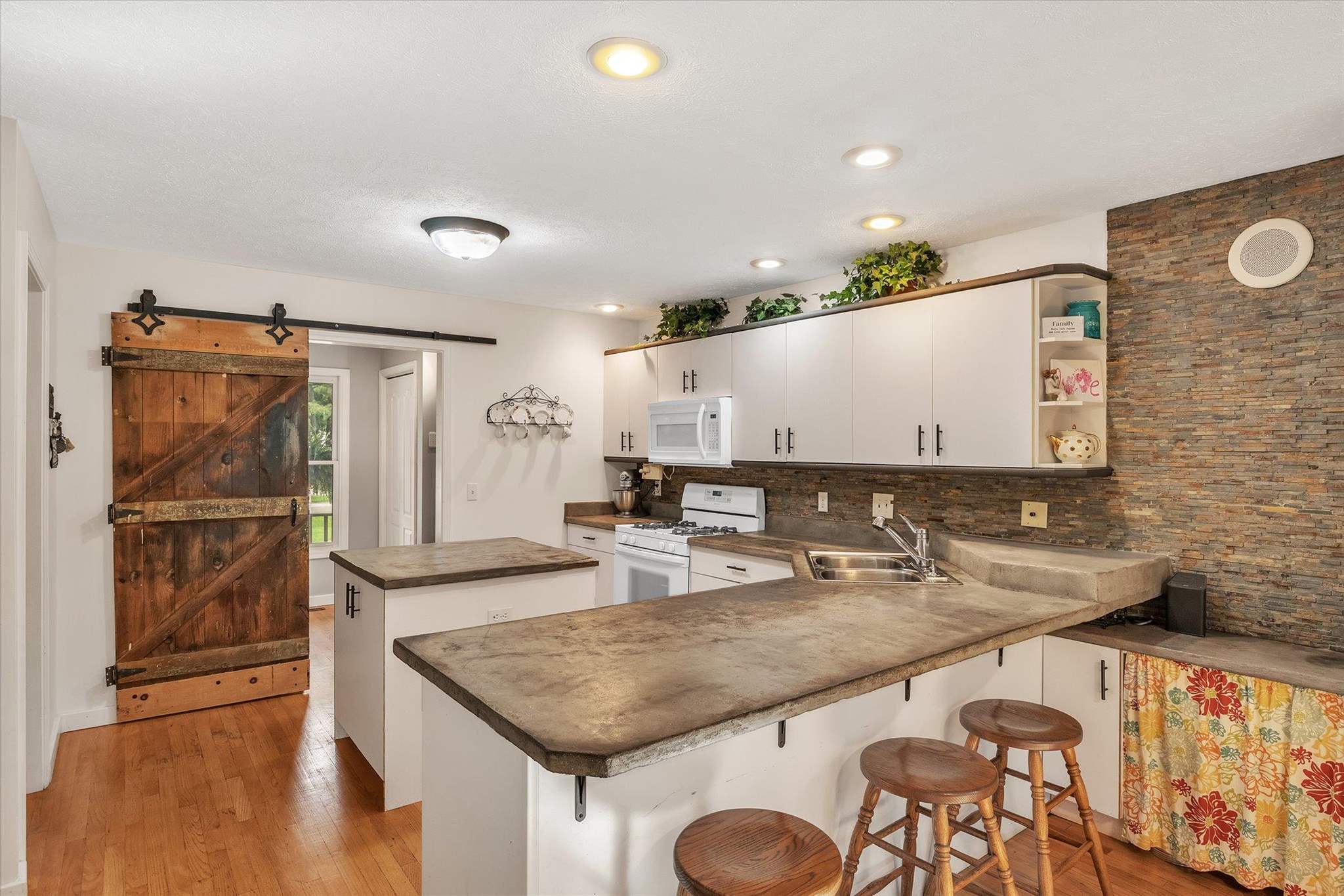 30908 Ridgeview Drive Elkhart, IN 46517 - Photo 10 of 36 Gallery Image 10