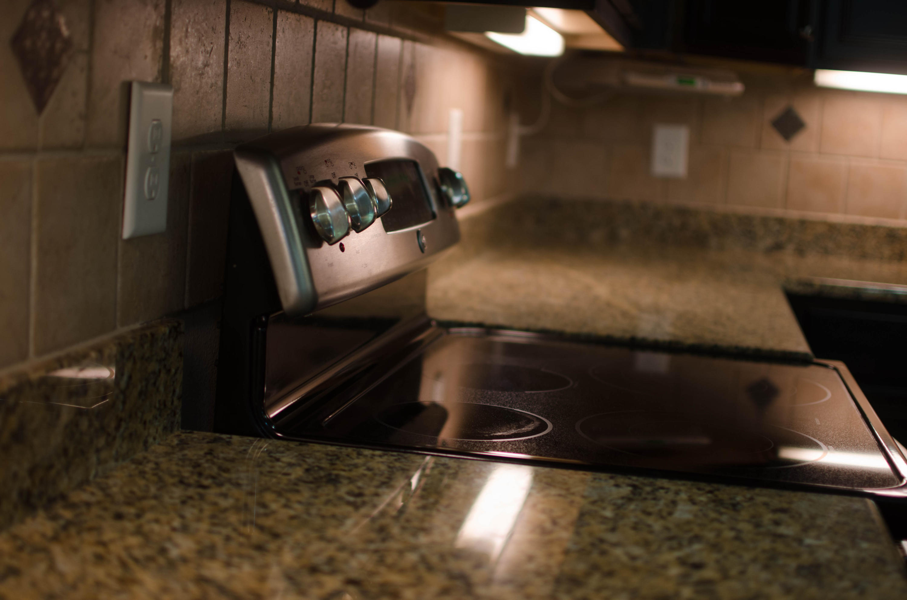 630 Red Fern Road Crestview, FL 32536 - Photo 9 of 38 a close view of kitchen island
